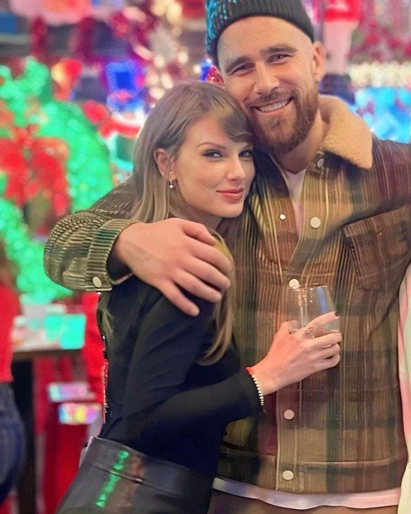 Travis Kelce & Taylor Swift's Love Story Unveiled