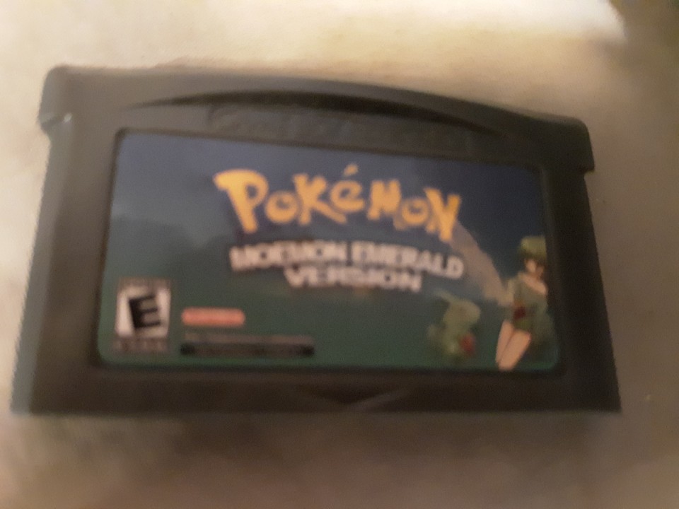 Pokemon Moemon Emerald version