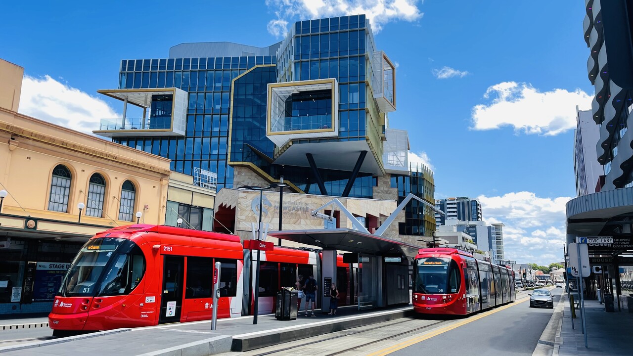 Comparing Bus Rapid Transit and Light Rail Transit: Which is the Superior Transit Option?