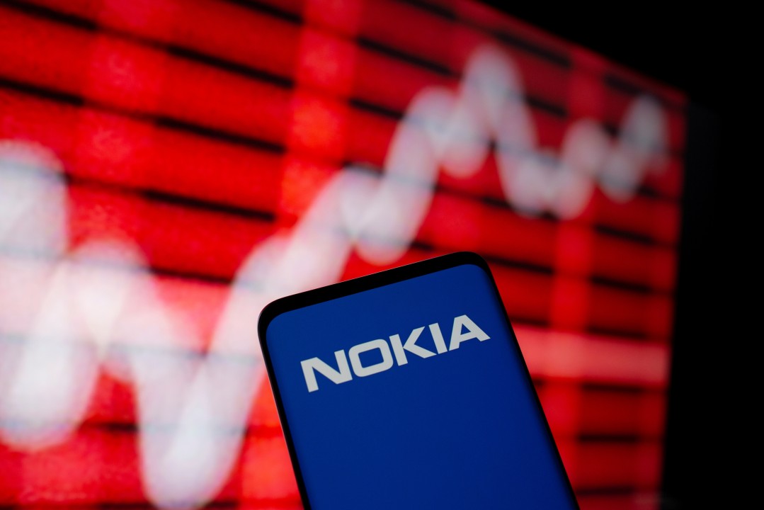 Business Lessons from the Rise and Fall of NOKIA