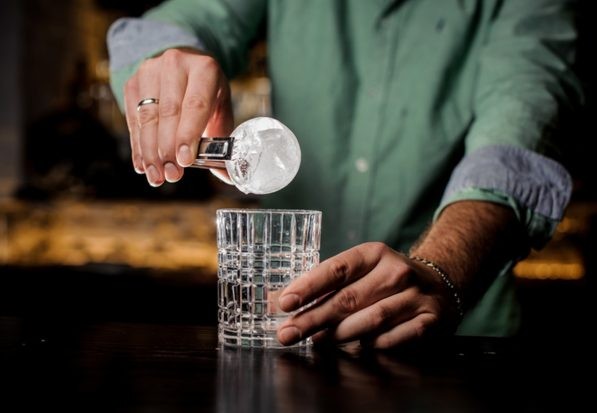 Enhancing the Bar Experience: Why Bars Need Sphere Ice Cubes