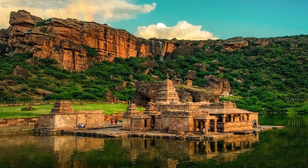 Exploring the Mystical Ruins of Hampi, Karnataka: A Journey Through Time