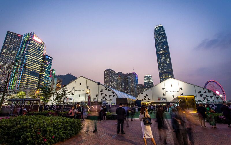 Art Central returns to Hong Kong’s Central Harbourfront tomorrow (Mar 28-31)! Don’t miss this chance to experience a diverse collection of contemporary artworks from 98 local and international galleries, and learn more about the art world from creative performances, talks and tours. Follow Brand Hong Kong for more arts and cultural highlights.   Courtesy of Art Central Learn more: https://lnkd.in/gEaNHw8   #hongkong #brandhongkong #asiasworldcity #megaevents #artsandculture #megaHK #ArtMarch #artfair #ArtCentral2024