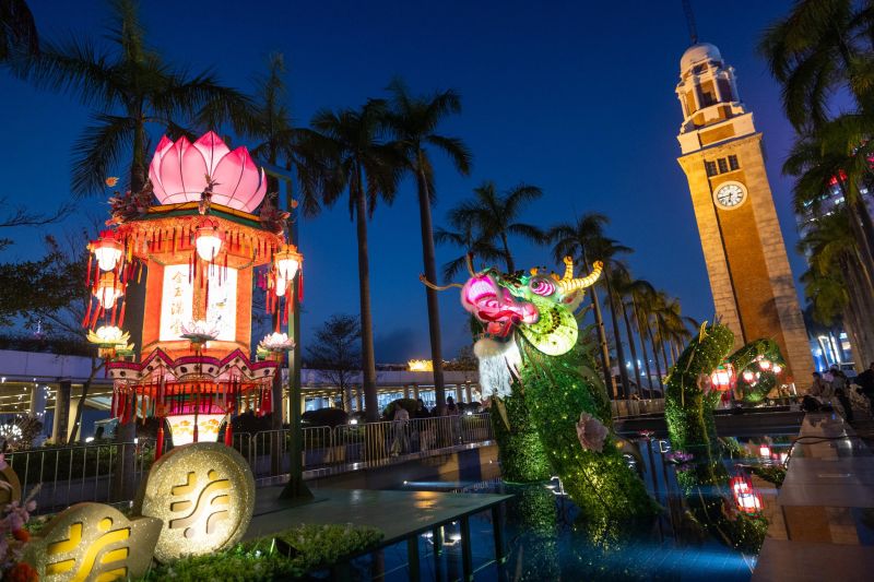 Greet the dancing dragon to ring in the new year! The Lunar New Year Lantern Display is on Hong Kong Cultural Centre Piazza in Tsim Sha Tsui, Kowloon (till Feb 25). The centerpiece is a giant paper-crafted green dragon, symbolising the vitality of spring. Enjoy the festive scene and look ahead to a prosperous Year of the Dragon!  https://lnkd.in/g-iV-kwq    #hongkong #brandhongkong #asiasworldcity #festivehk #CNY #ChineseNewYear #YearofTheDragon #lantern Leisure and Cultural Services Department (LCSD), Hong Kong SAR Government