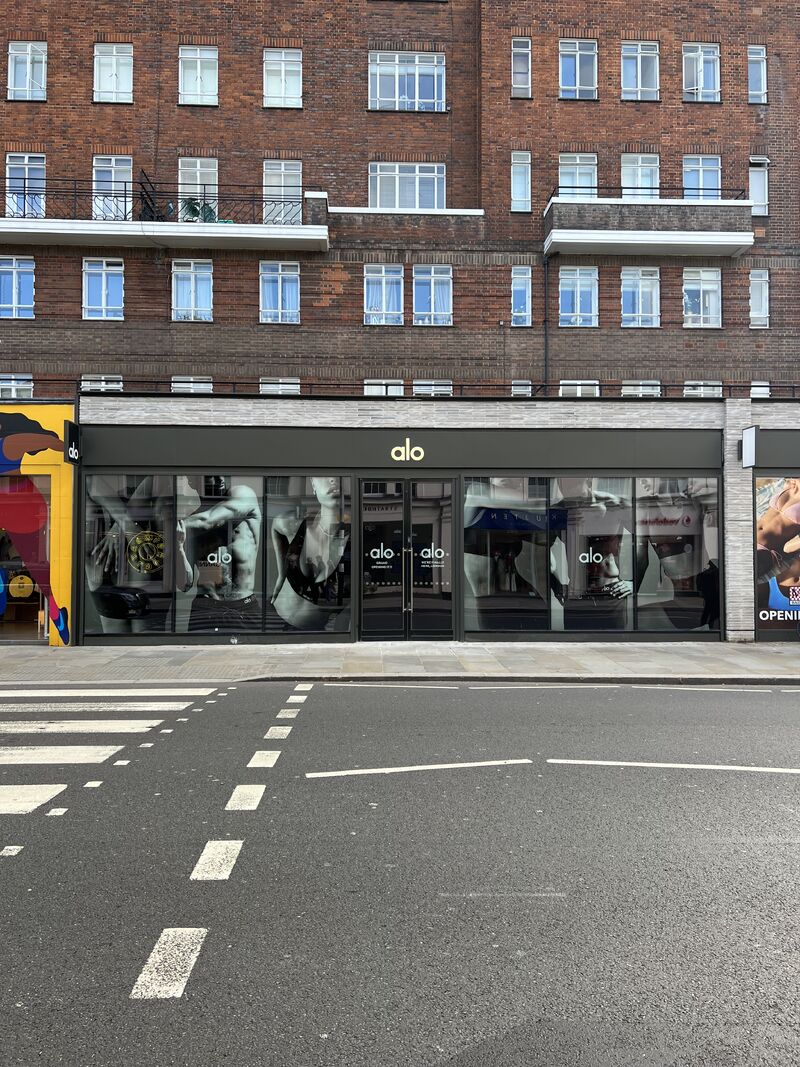 Dara Castrodale on LinkedIn: London, we've arrived! Our first UK Alo store  opens on 33 Kings Rd this…