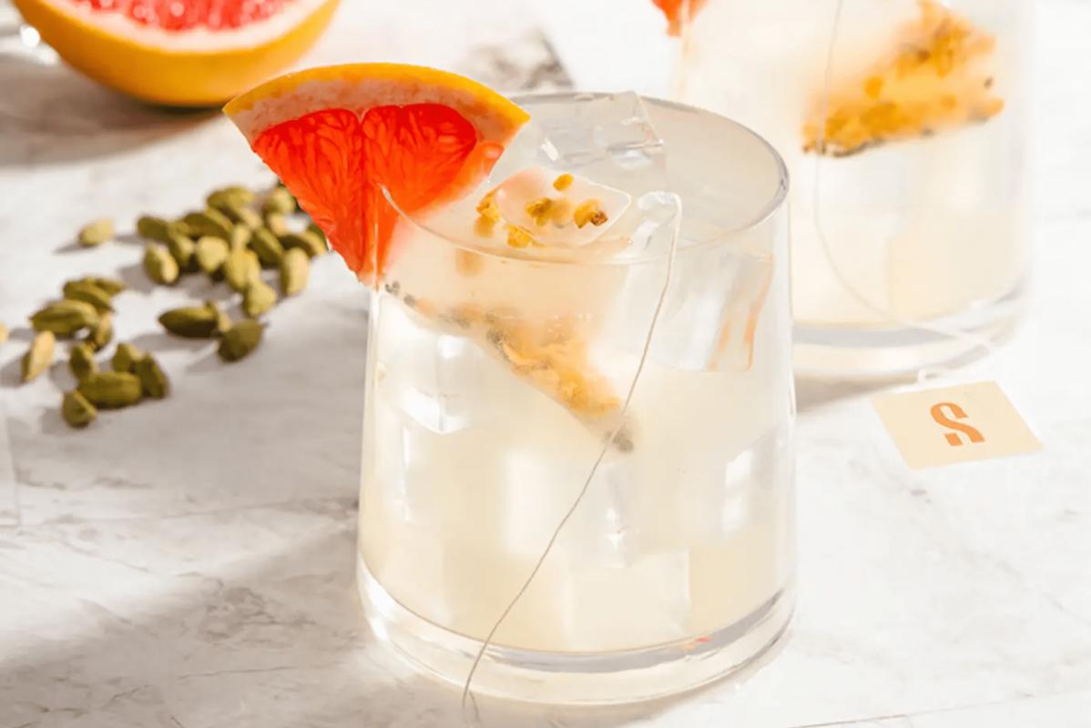 These Mixed Drinks Steep Like Tea and Are My New Favorite Hosting Hack These Mixed Drinks Steep Like Tea and Are My New Favorite Hosting Hack