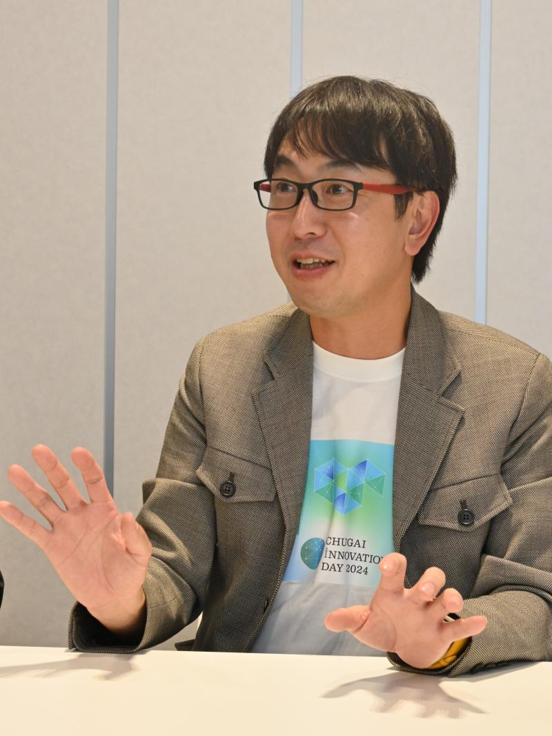 中外製薬 生成AIでMR向けトレーニングアプリ開発 鈴木DXユニット 中外製薬 生成AIでMR向けトレーニングアプリ開発 鈴木DXユニット