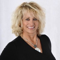 Aletha Saunders headshot
