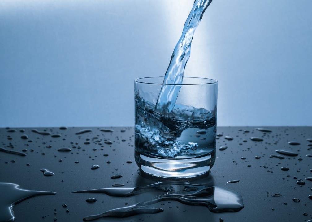 Be like water my friend!!! (Seja água, meu amigo) Be like water my friend!!! (Seja água, meu amigo)