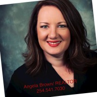 Angela Brown headshot