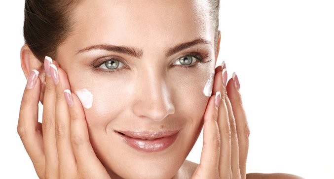 Day Cream vs Night Cream - The Pros and Cons that You Need to Know