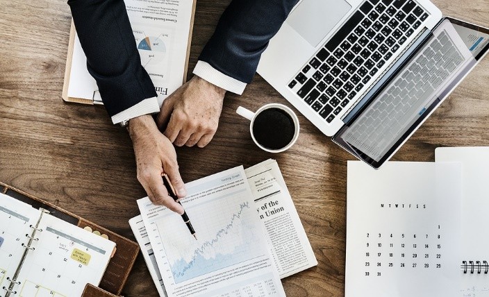 Do you make a difference between E-invoicing and fiscalization? | Tijana Milojevic