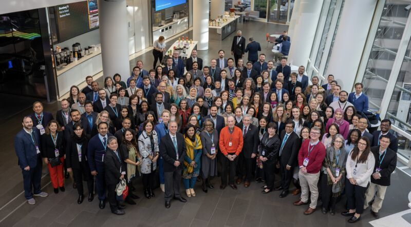bloomberg initiative to reduce tobacco use Around the world, the works with our partners to bring critical progress to fruition. Read more on a few recent wins this week in the global PPT - The Bloomberg Global