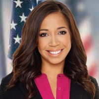 Vivian Gabaldon headshot