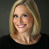 Carol Thompson headshot