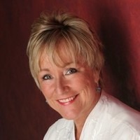 Theresa Tuengel headshot