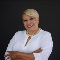 Lisa Manns headshot