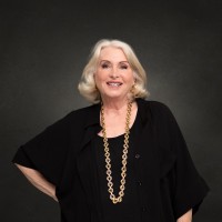 Miranda Oswald headshot