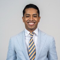 Azad Zubair headshot