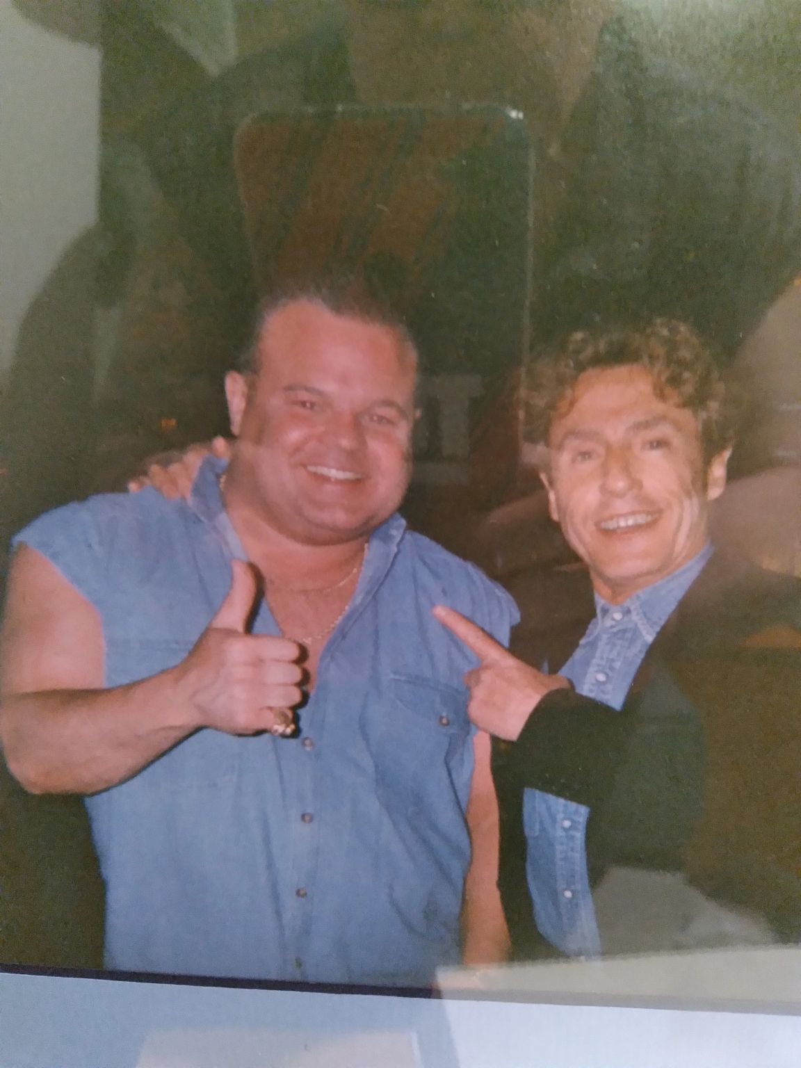 Hanging out with Roger Cheers Mate gregory currie Hanging out with Roger Cheers Mate gregory currie