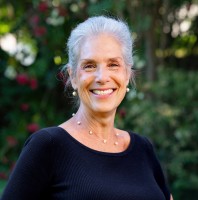 Elizabeth Olcott headshot
