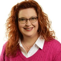 Cindy Selleos headshot