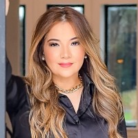 Karina Cruz headshot