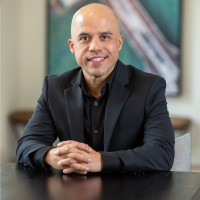Alfredo Pineda headshot