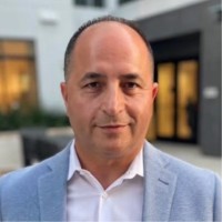 Farhad Razi headshot