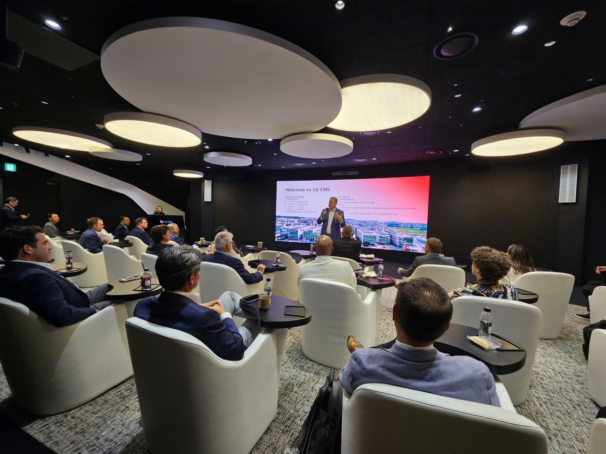 이미지에 alt 속성이 없음