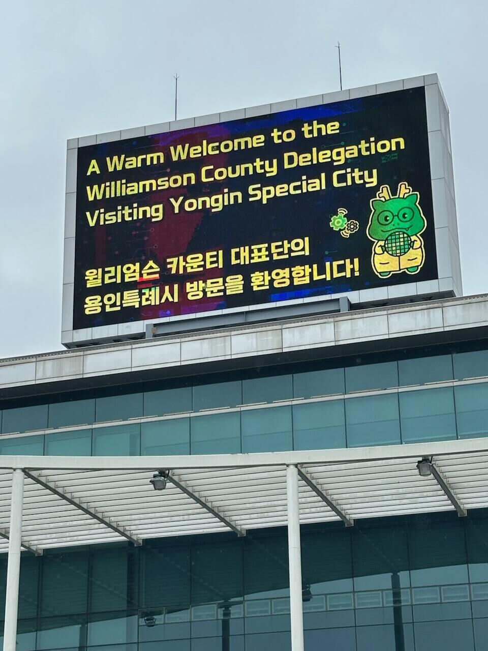 이미지에 alt 속성이 없음