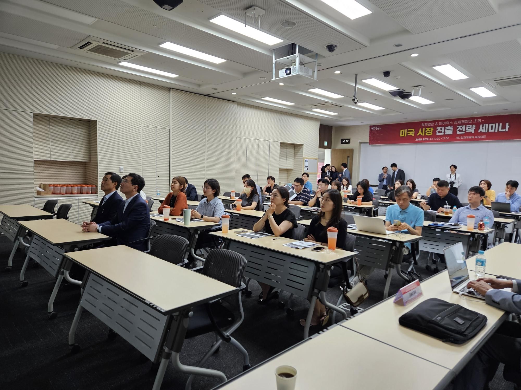 이미지에 alt 속성이 없음