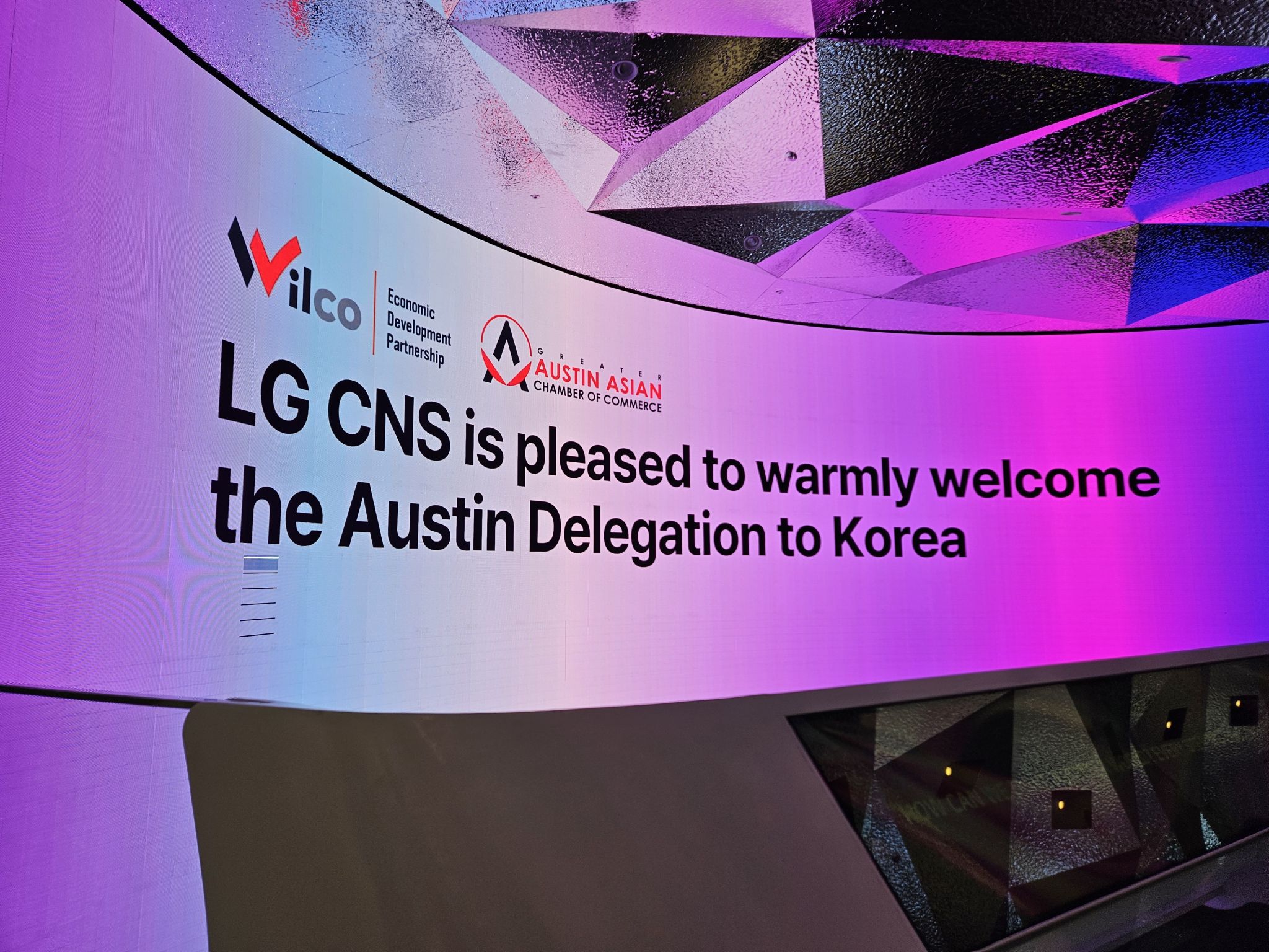 이미지에 alt 속성이 없음