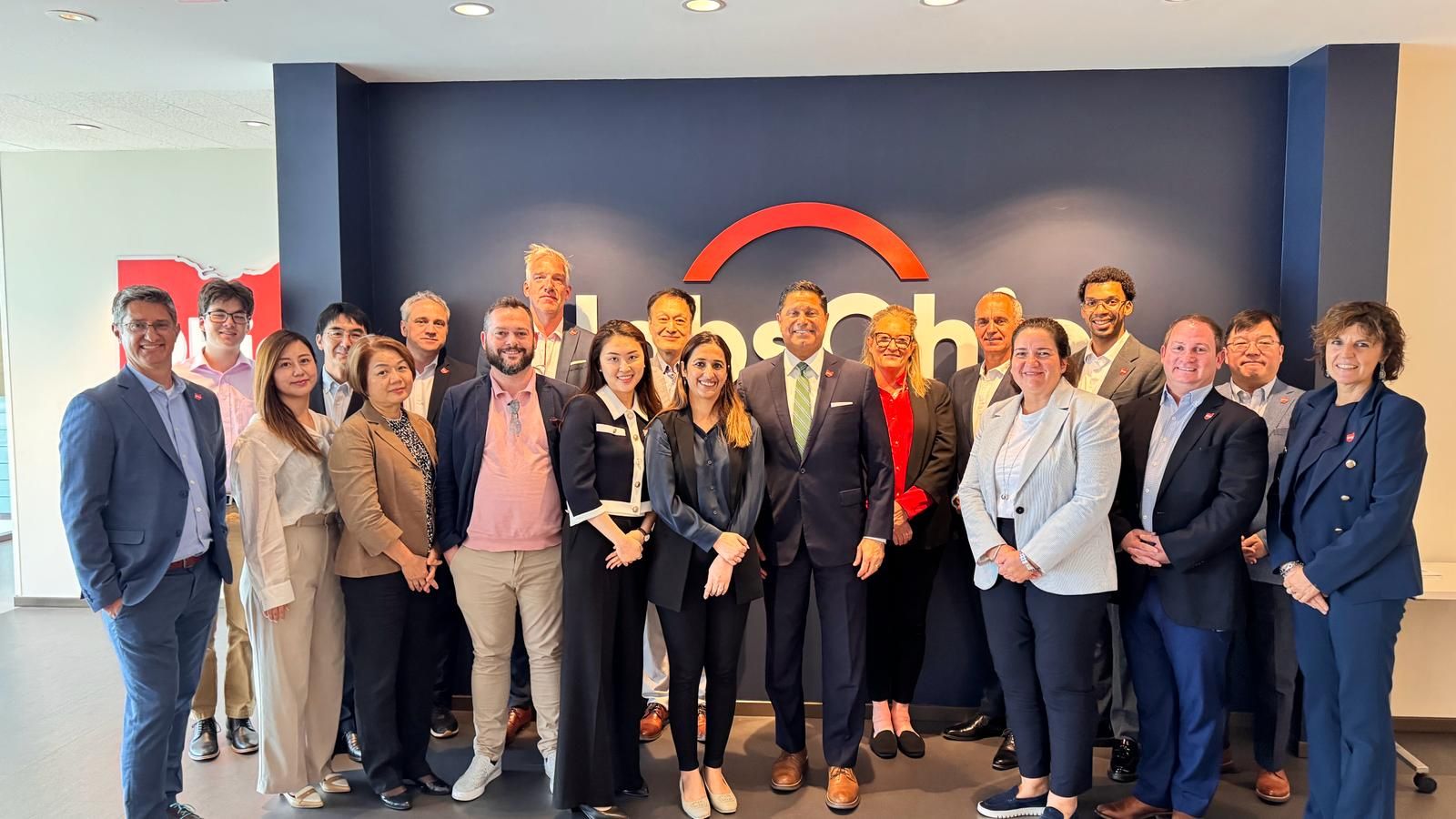 이미지에 alt 속성이 없음