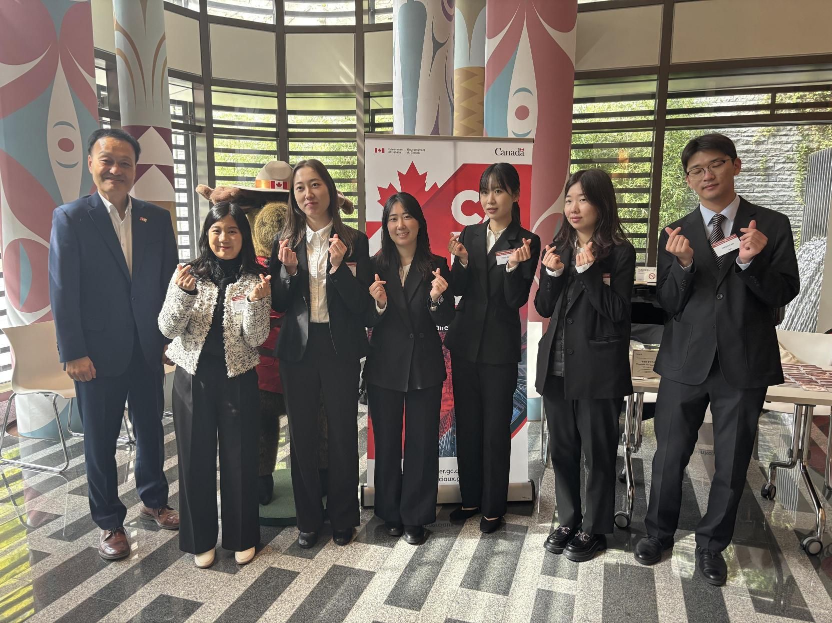 이미지에 alt 속성이 없음